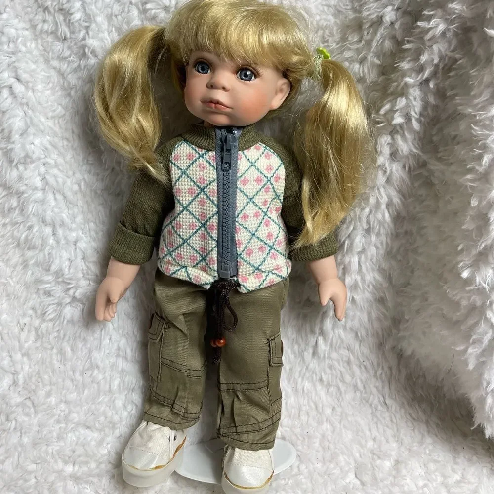 New in Box Duck House Heirloom Porcelain Doll Marlee 16” dress up for ad… - Picture 3 of 11